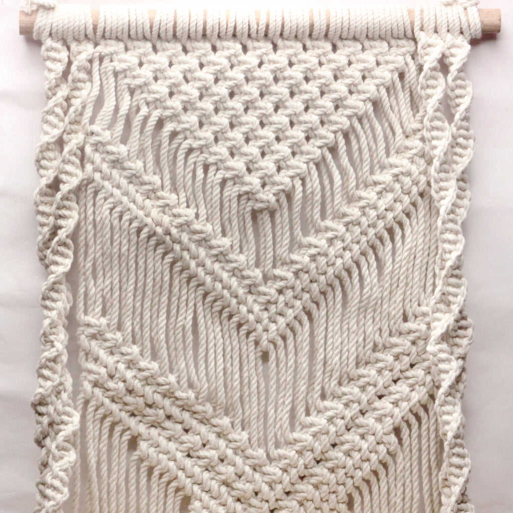 Macmrae wall hanging Crochet classic look With planks