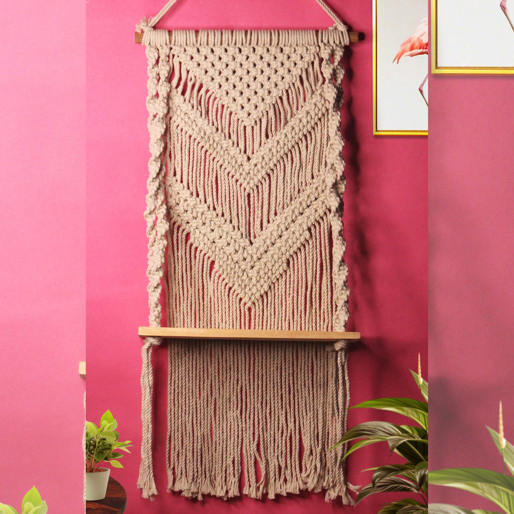 Macmrae wall hanging Crochet classic look With planks